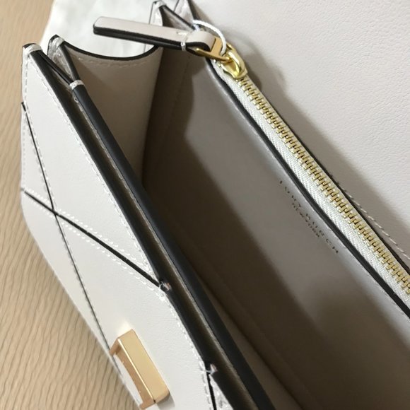 Tory Burch Eleanor small Diamond Quilt Shoulder Bag Color, White - Picture 13 of 13